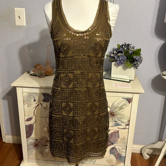 Max Studio Bronze Beauty - Picture 3 of 9